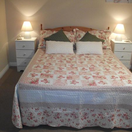 Rocksberry Bed & Breakfast Каслбар Екстер'єр фото